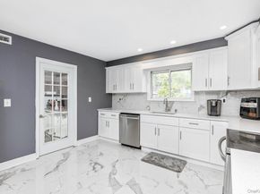 299 Mount Vernon Avenue, Medford NY 11763