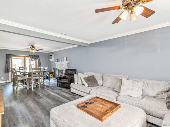 299 Mount Vernon Avenue, Medford NY 11763