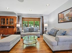 11 Rockrose Lane, East Northport NY 11731