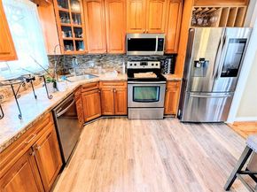 35 E Jackson Avenue E, Babylon NY 11702