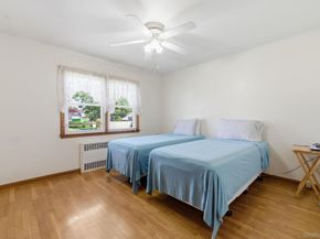 Undisclosed Address #1006684, Lindenhurst NY 11757