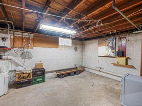 Undisclosed Address #1006684, Lindenhurst NY 11757