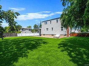 Undisclosed Address #1006684, Lindenhurst NY 11757