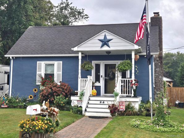 96 Trafalgar Drive, Shirley NY 11967