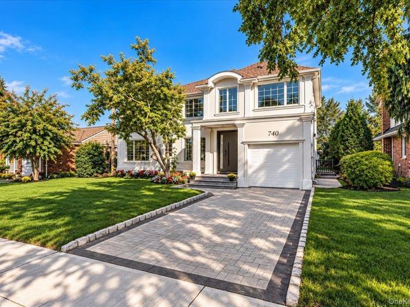 740 Willow Road, Franklin Square NY 11010