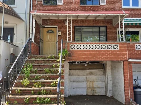 14410 Gravett Road, Flushing NY 11367