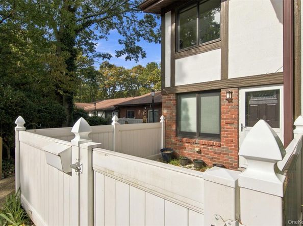 460 Daryl Drive, Medford NY 11763