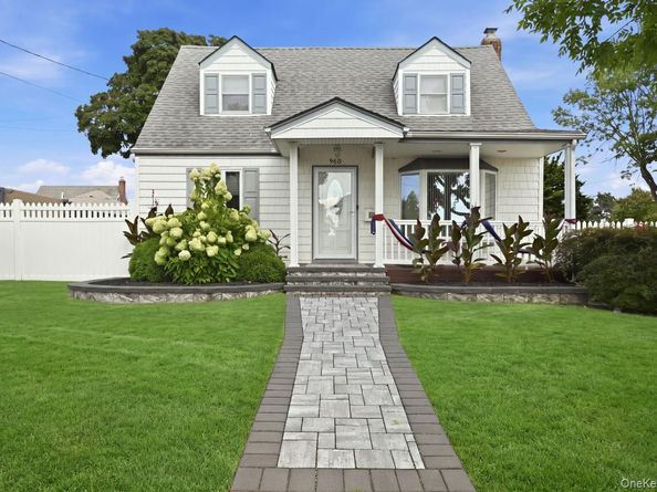 980 Washington Avenue, Westbury NY 11590