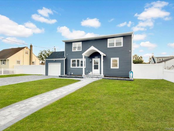 427 36th Street, Lindenhurst NY 11757