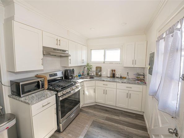 31 William Street, Copiague NY 11726