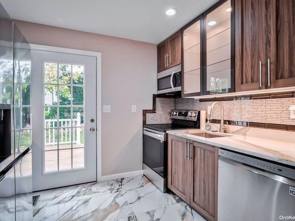 6 George Avenue, Hicksville NY 11801