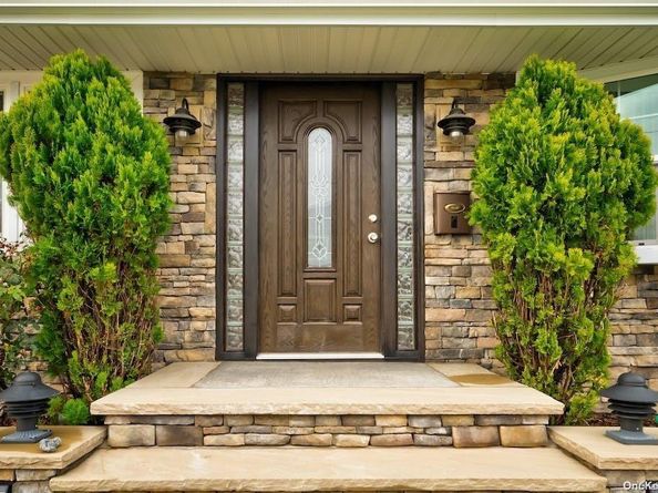 6 George Avenue, Hicksville NY 11801