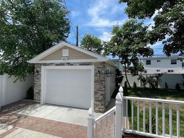 6 George Avenue, Hicksville NY 11801