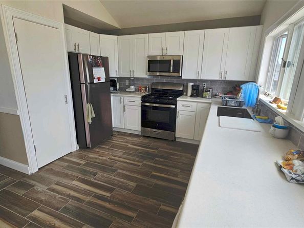 88 Bayview Avenue, Lindenhurst NY 11757