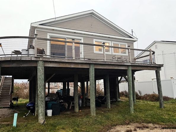 88 Bayview Avenue, Lindenhurst NY 11757