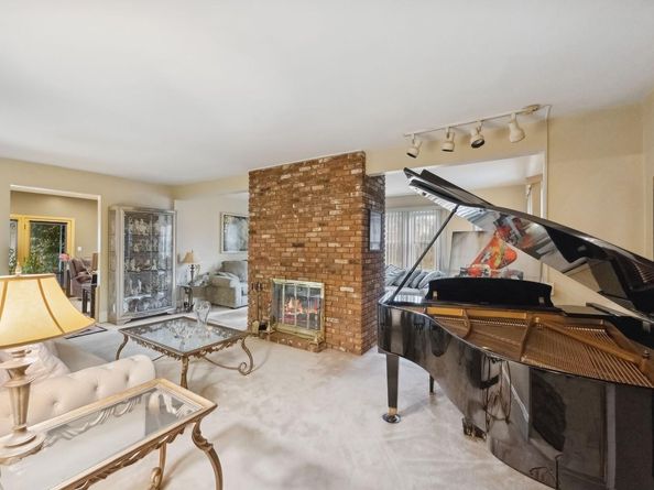 32 Harvard Avenue, Hewlett NY 11557