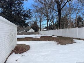 87 Ferndale Avenue, Selden NY 11784