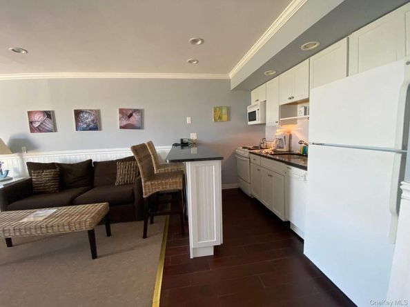 727 Old Montauk Highway 224, Montauk NY 11954