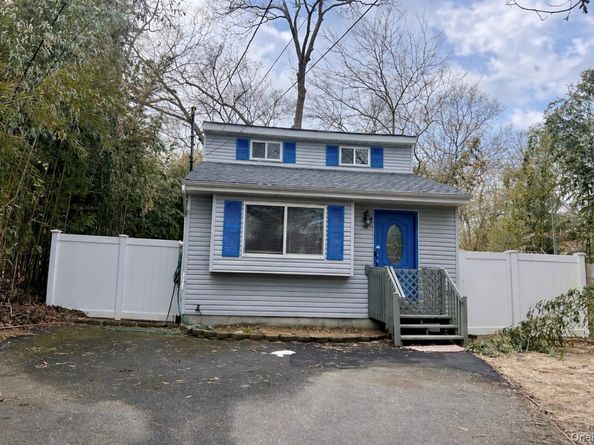 10 Rutland Road, Mastic NY 11950