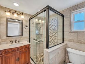 16 Phipps Lane, Plainview NY 11803