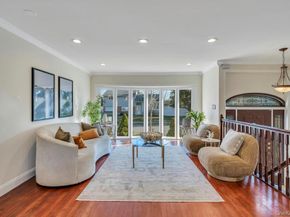 16 Phipps Lane, Plainview NY 11803