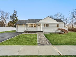 2 Mohegan Drive, Massapequa NY 11758