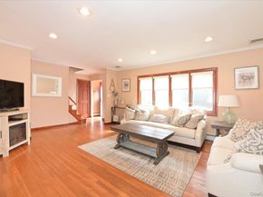 265 N Syracuse Avenue, Massapequa NY 11758