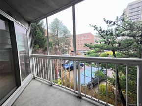 10 Stewart Pl 2GE, White Plains NY 10603