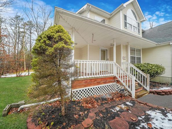 22 Wright Road, Manorville NY 11949