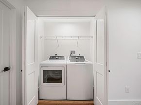 39 Locust Avenue S, Medford NY 11763