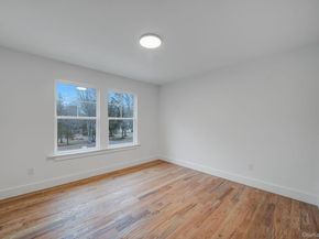 39 Locust Avenue S, Medford NY 11763