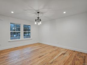 39 Locust Avenue S, Medford NY 11763