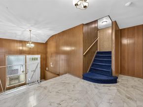 50 Netto Lane, Plainview NY 11803