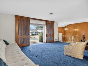 50 Netto Lane, Plainview NY 11803