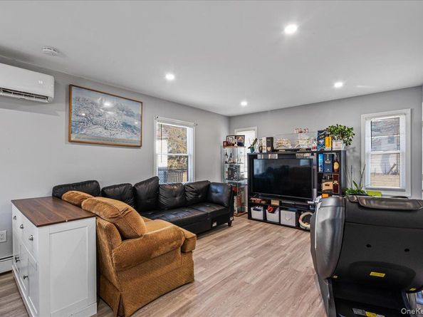 57 Pond Lane, Levittown NY 11756