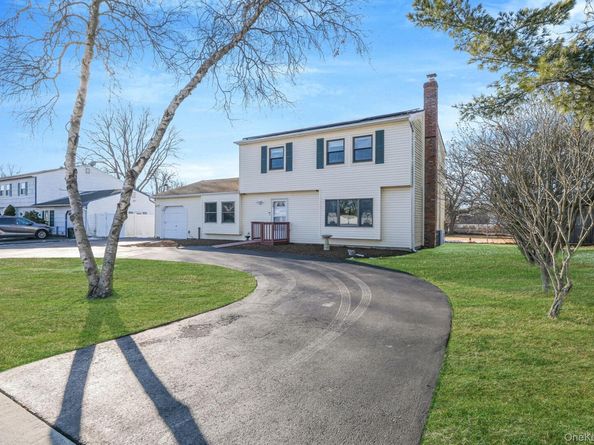 139 Tarpon Avenue, Medford NY 11763