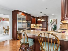 77 The Woods, Commack NY 11725