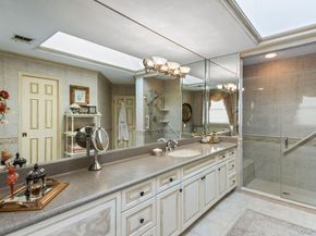 77 The Woods, Commack NY 11725