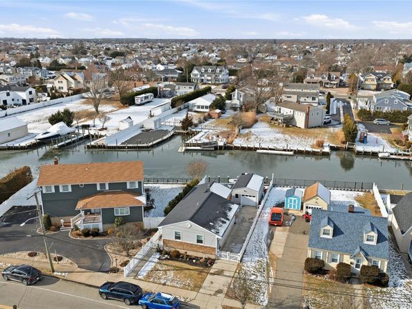 76 Alhambra Road, Massapequa NY 11758