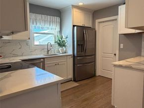 209 S 11th Street, Lindenhurst NY 11757