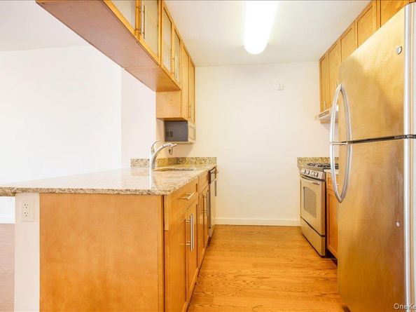 4026 College Point Boulevard PH2D, Flushing NY 11354