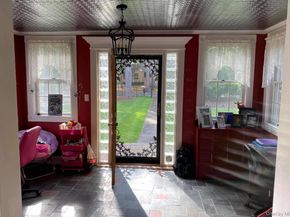21 Masem Court, Medford NY 11763