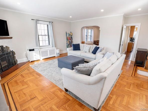 3 Olive Place, Lynbrook NY 11563