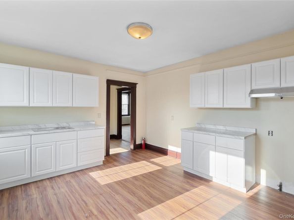 226 Glen Cove Avenue, Glen Cove NY 11542