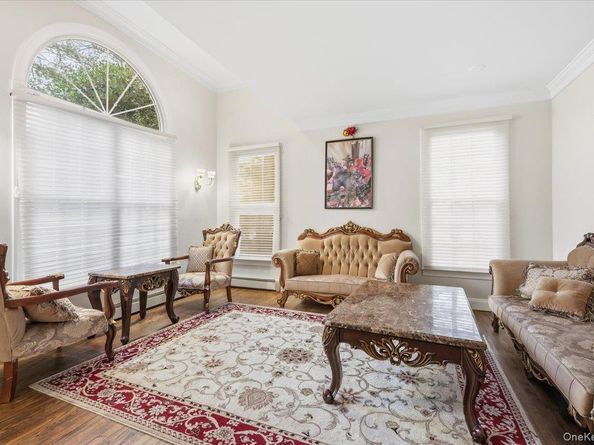 21 Astor Avenue, Saint James NY 11780