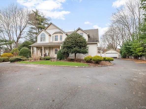21 Astor Avenue, Saint James NY 11780
