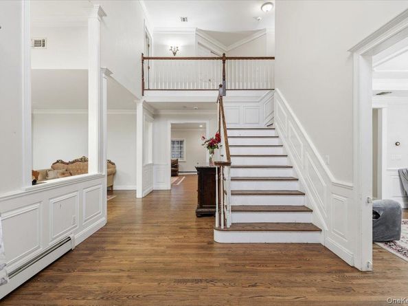 21 Astor Avenue, Saint James NY 11780