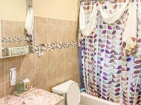 822 E 215th Street, Bronx NY 10467