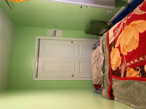 822 E 215th Street, Bronx NY 10467