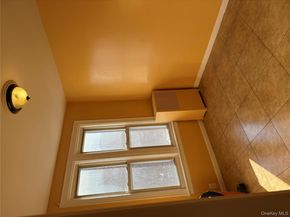 822 E 215th Street, Bronx NY 10467